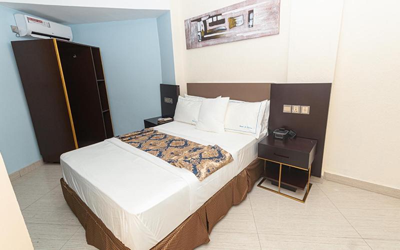 Hotel Le Figaro Douala Exterior foto