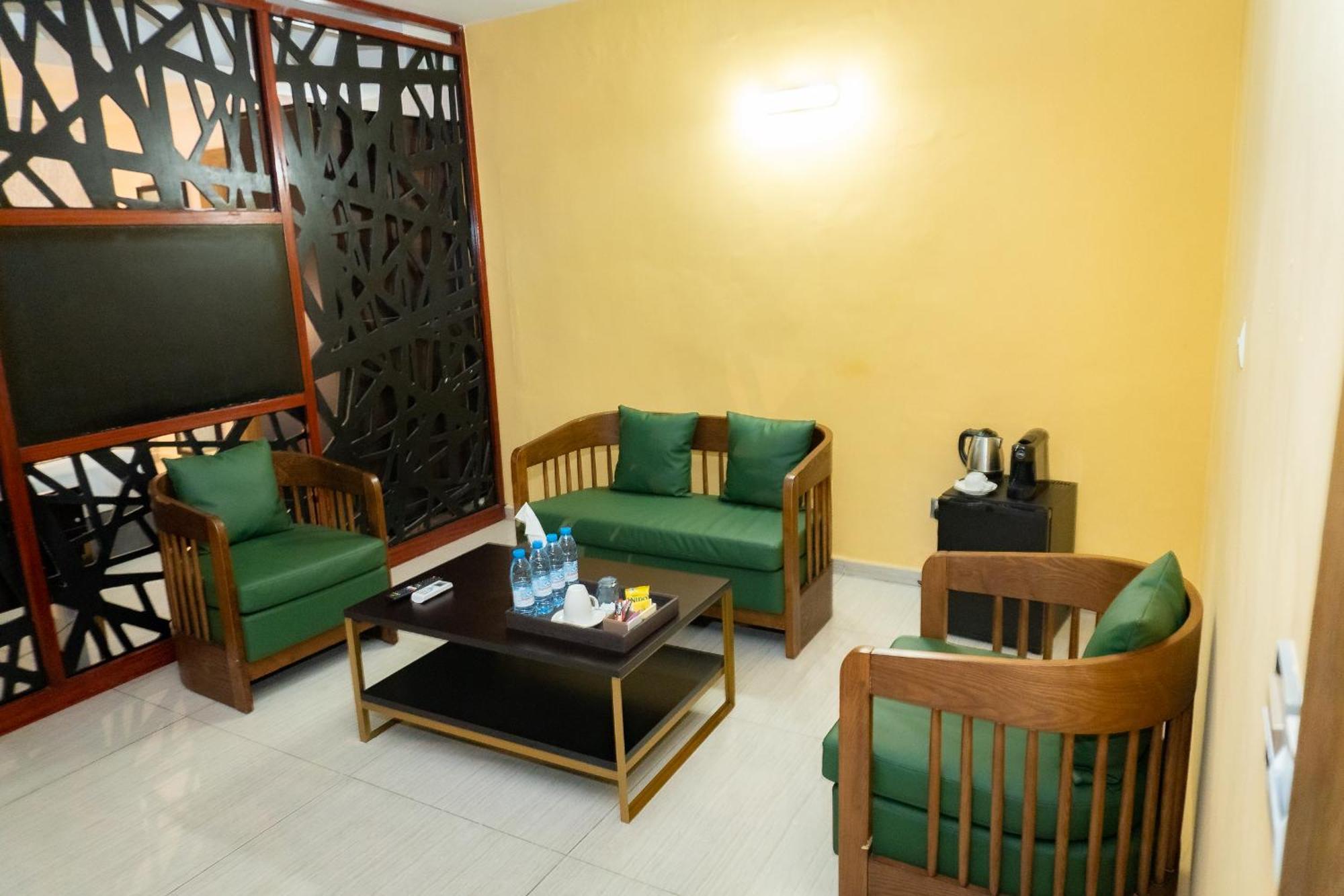 Hotel Le Figaro Douala Exterior foto